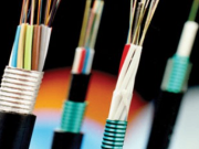 Análisis amenyada d'o cables opticals Buried Direct: Characteristicas, Instances d'aplicación, Selección, Instalación, y mantenidor